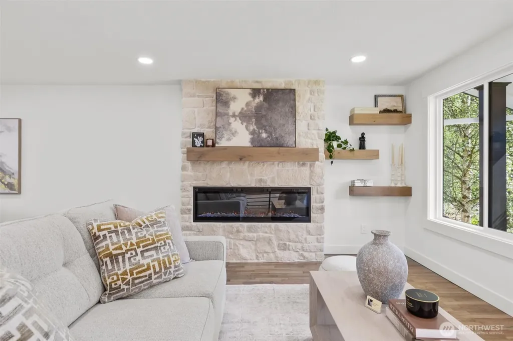 6126 189th Place SW Lynnwood WA 98036