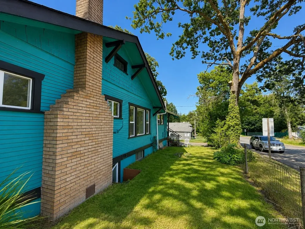 8601 Maple Street SW Lakewood WA 98498