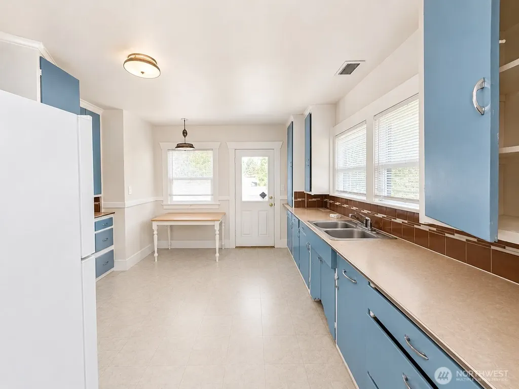 8601 Maple Street SW Lakewood WA 98498