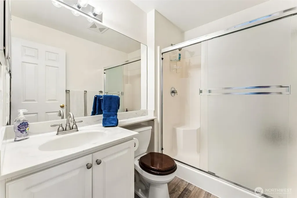 5124 S 234th Street Kent WA 98032