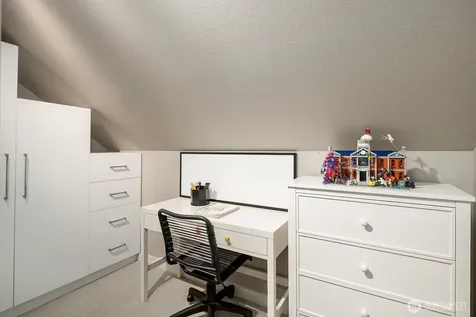 8804 221st Avenue NE Redmond WA 98053