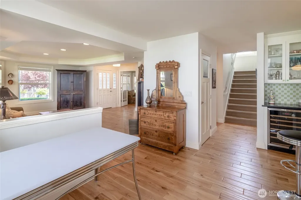 645 18th Avenue W Kirkland WA 98033
