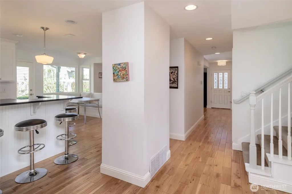 645 18th Avenue W Kirkland WA 98033