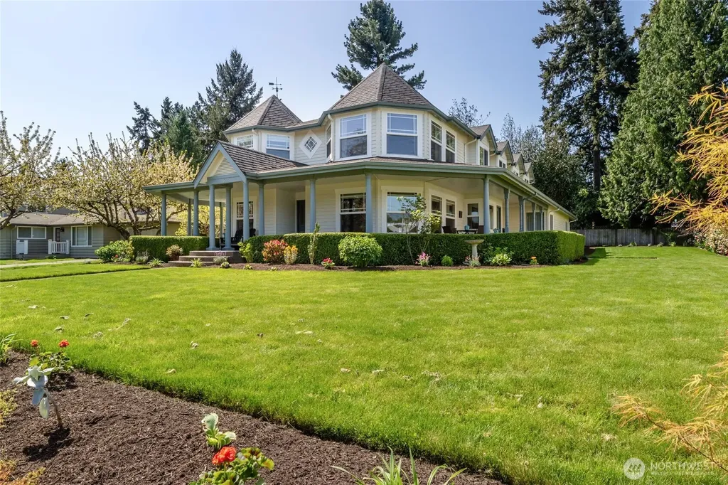 645 18th Avenue W Kirkland WA 98033