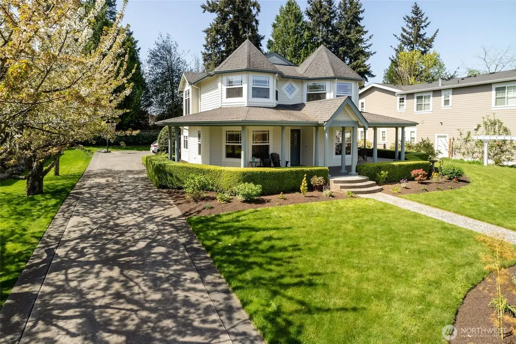 645 18th Avenue W Kirkland WA 98033