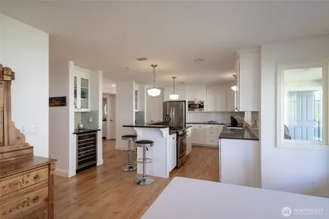 645 18th Avenue W Kirkland WA 98033