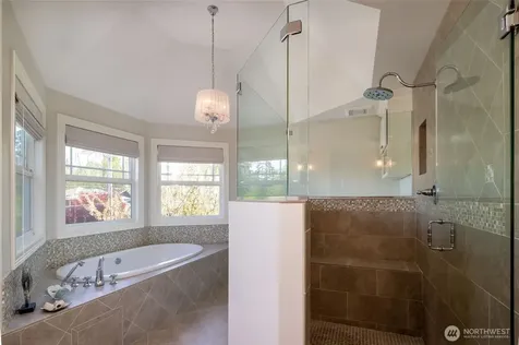 645 18th Avenue W Kirkland WA 98033
