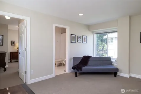 645 18th Avenue W Kirkland WA 98033