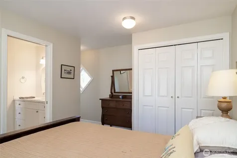 645 18th Avenue W Kirkland WA 98033