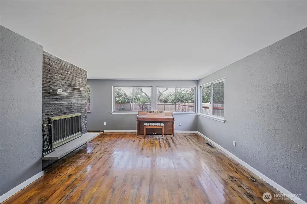 9015 Winona Street SW Lakewood WA 98498