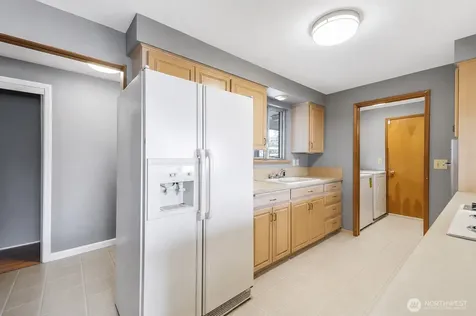 9015 Winona Street SW Lakewood WA 98498