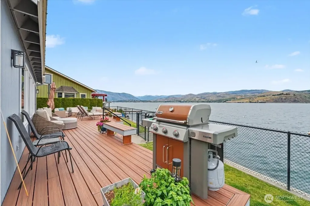 1386 S Lakeshore Road Chelan WA 98816