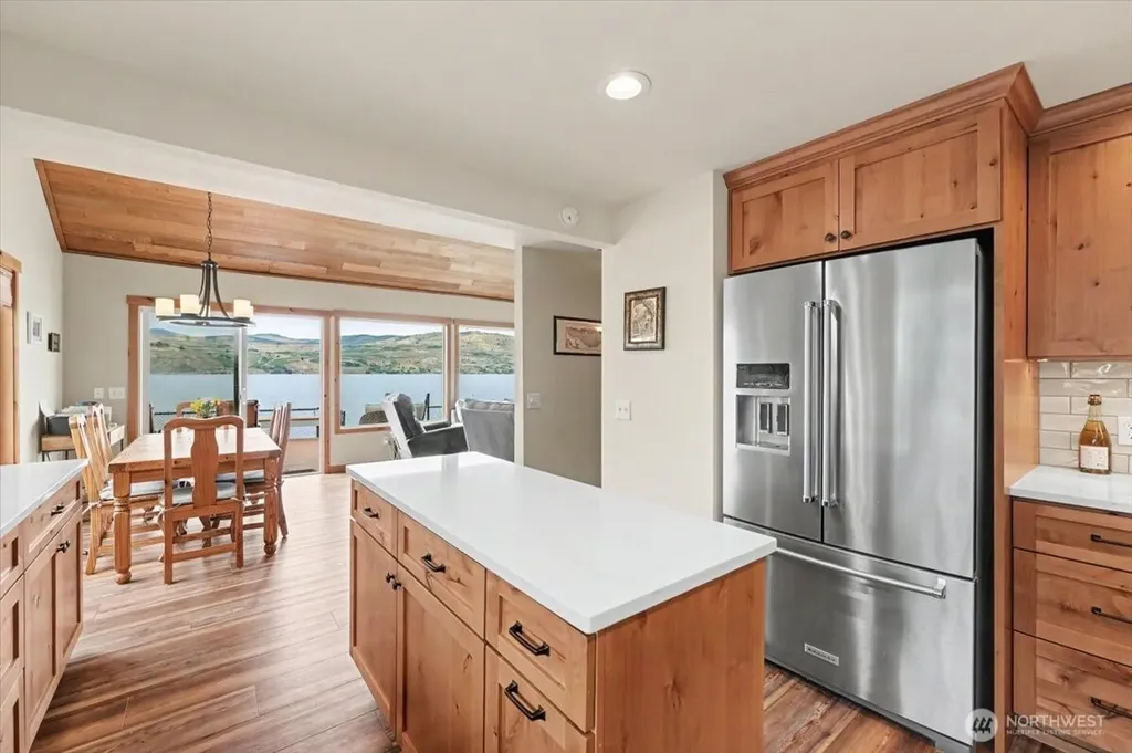 1386 S Lakeshore Road Chelan WA 98816