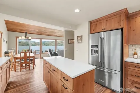 1386 S Lakeshore Road Chelan WA 98816