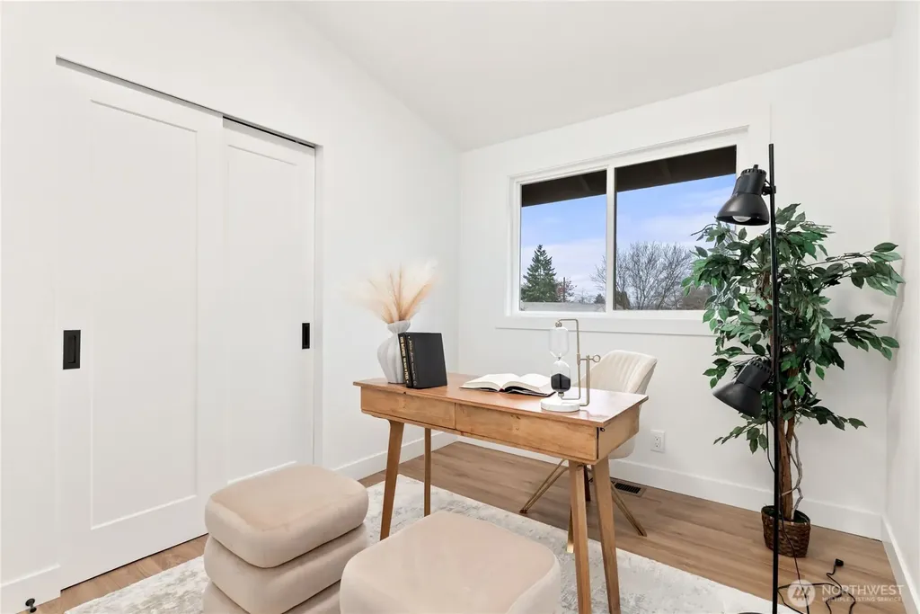 20733 Elberta Road Lynnwood WA 98036