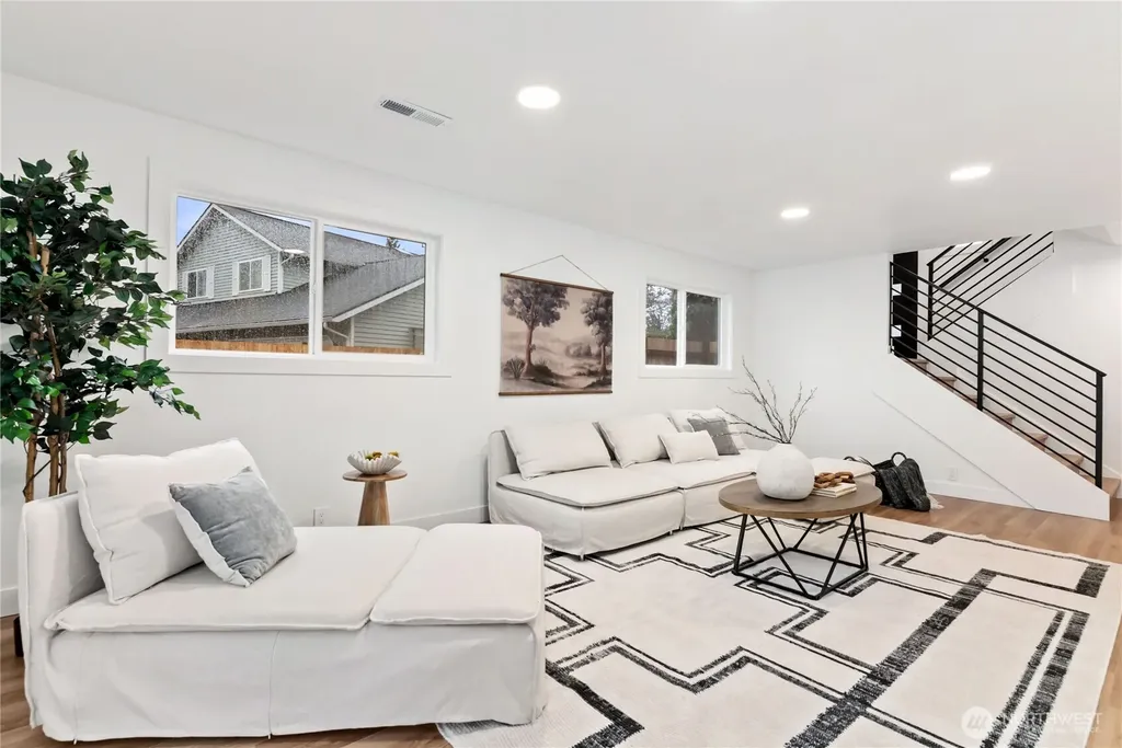20733 Elberta Road Lynnwood WA 98036