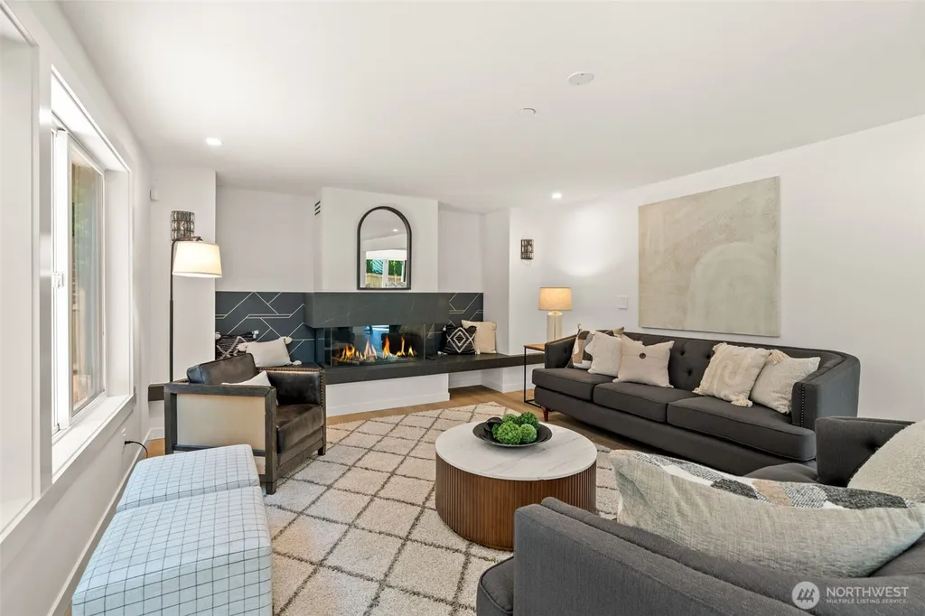 535 NW Datewood Drive Issaquah WA 98027