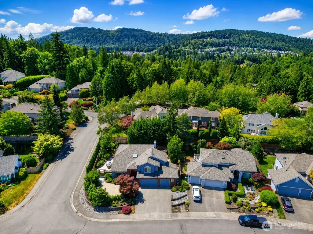 535 NW Datewood Drive Issaquah WA 98027