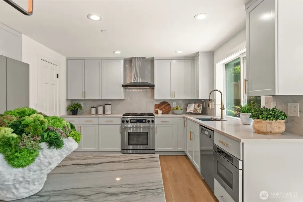 535 NW Datewood Drive Issaquah WA 98027