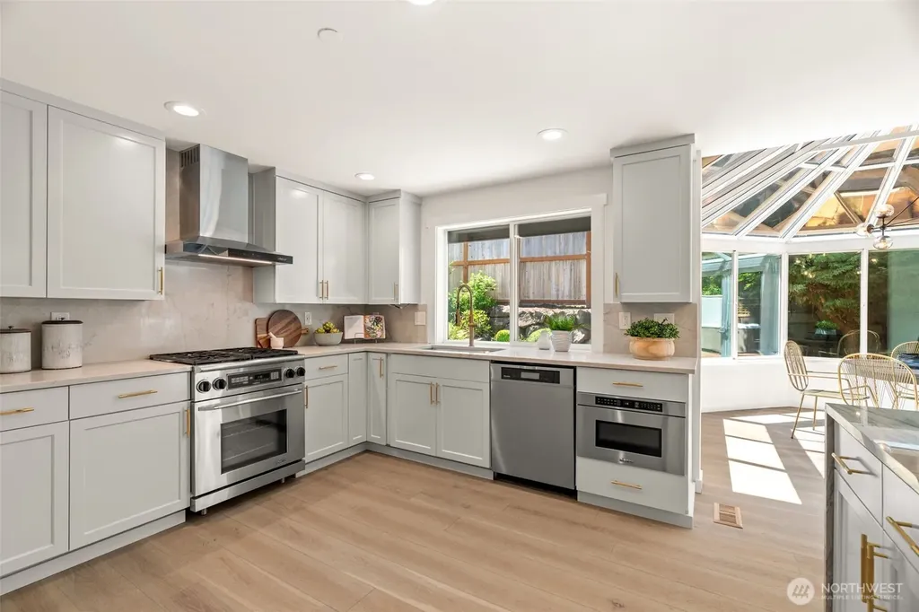 535 NW Datewood Drive Issaquah WA 98027