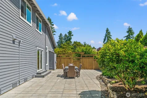 535 NW Datewood Drive Issaquah WA 98027