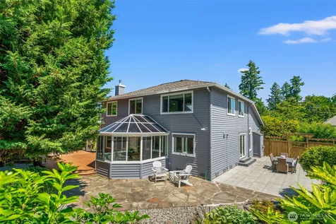 535 NW Datewood Drive Issaquah WA 98027