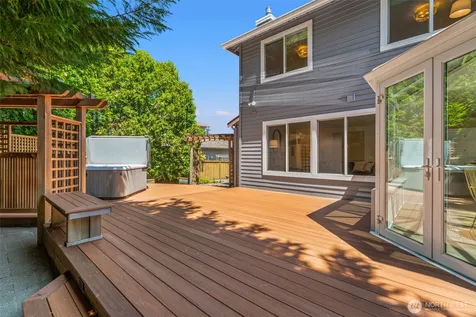 535 NW Datewood Drive Issaquah WA 98027