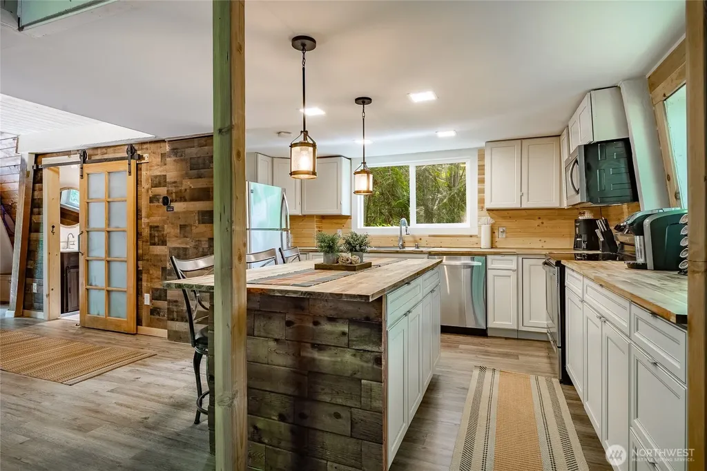 14001 Welcome Road Glacier WA 98244