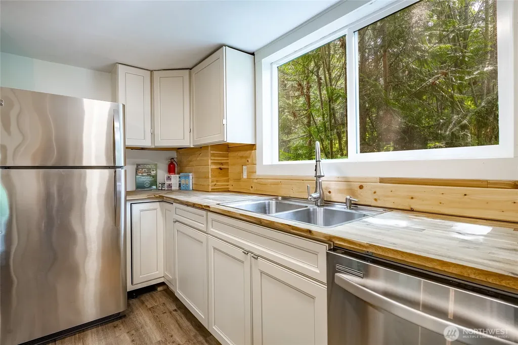 14001 Welcome Road Glacier WA 98244