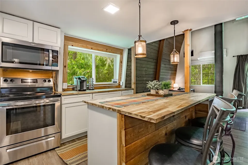 14001 Welcome Road Glacier WA 98244