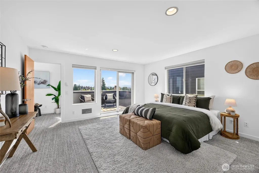 4222 Linden Avenue N Seattle WA 98103
