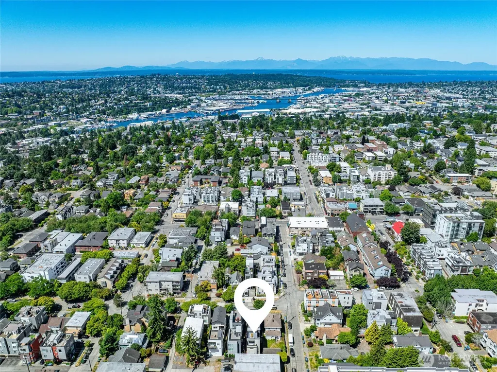 4222 Linden Avenue N Seattle WA 98103