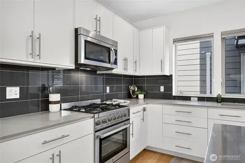 4222 Linden Avenue N Seattle WA 98103