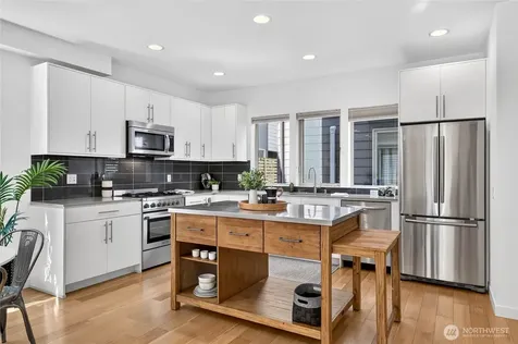 4222 Linden Avenue N Seattle WA 98103