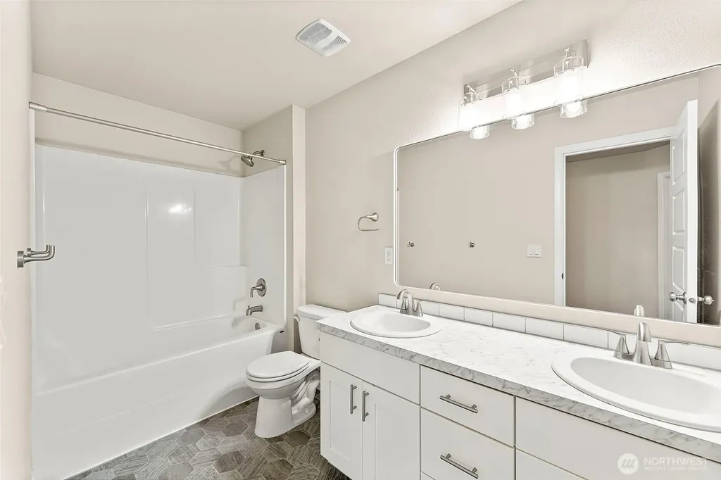 9984 Jackson Street SE Yelm WA 98597