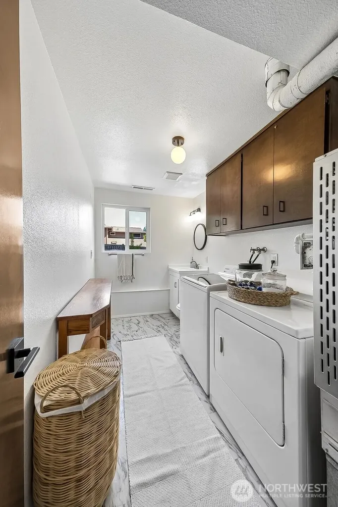 6221 81st Street E Puyallup WA 98371