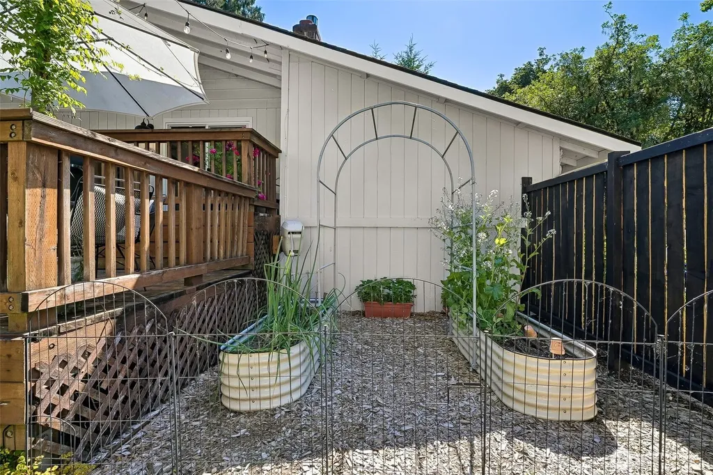 6221 81st Street E Puyallup WA 98371