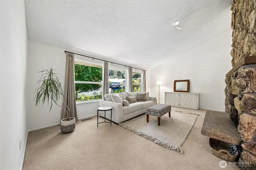 6221 81st Street E Puyallup WA 98371