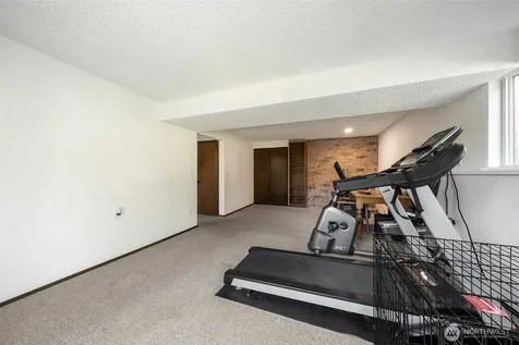 6221 81st Street E Puyallup WA 98371