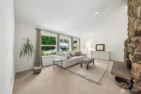 6221 81st Street E Puyallup WA 98371