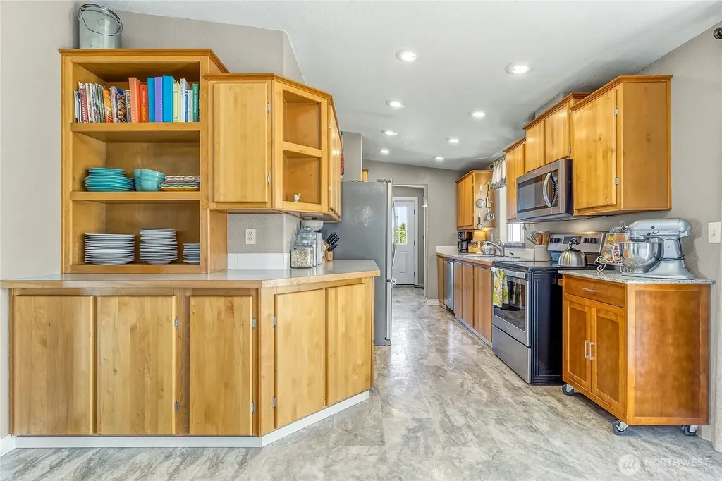 1247 Watson Loop Touchet WA 99360