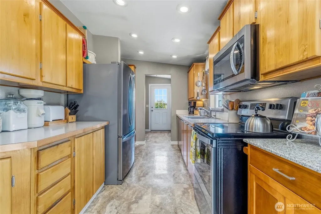 1247 Watson Loop Touchet WA 99360