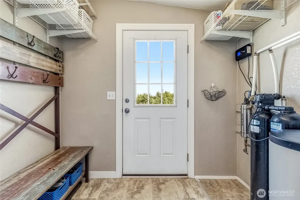 1247 Watson Loop Touchet WA 99360