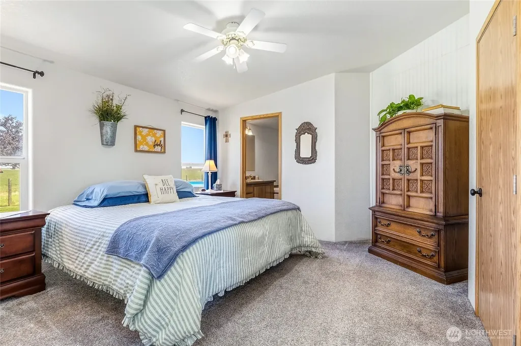 1247 Watson Loop Touchet WA 99360