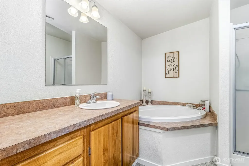 1247 Watson Loop Touchet WA 99360