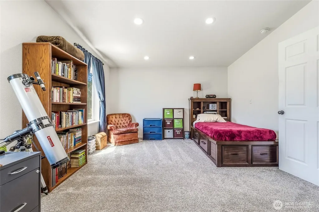 1247 Watson Loop Touchet WA 99360