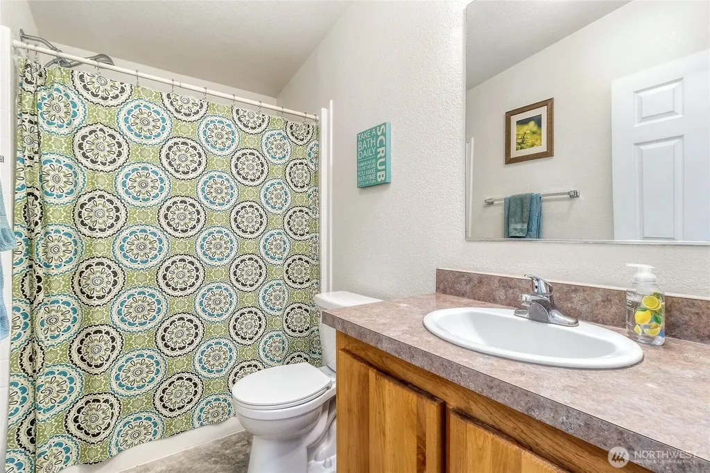 1247 Watson Loop Touchet WA 99360