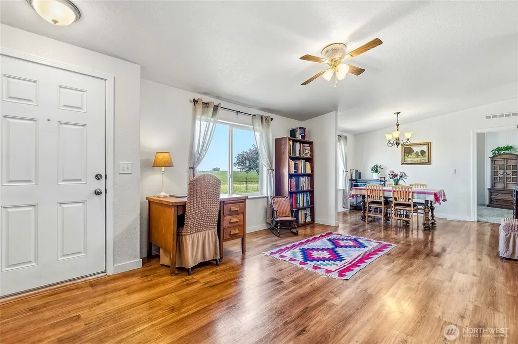 1247 Watson Loop Touchet WA 99360