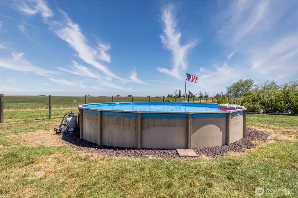 1247 Watson Loop Touchet WA 99360