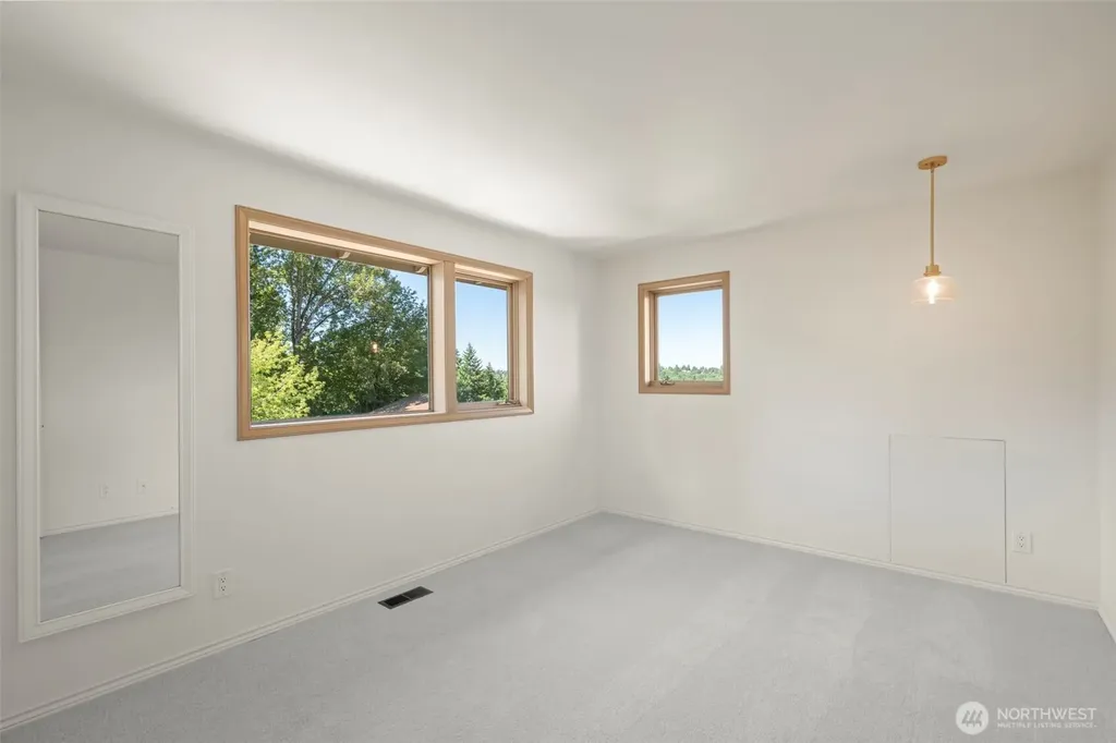 6121 NE 152nd Street Kenmore WA 98028